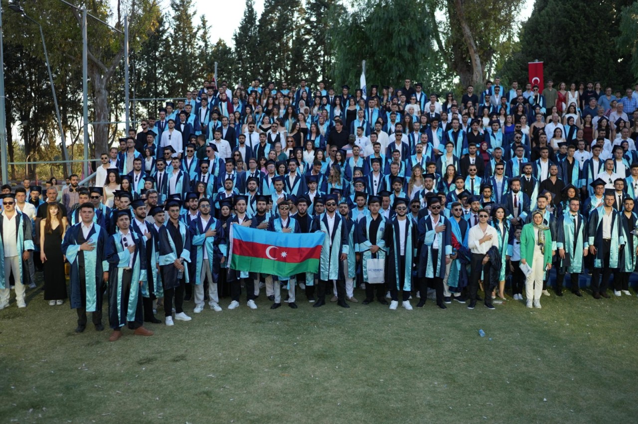 ADAU tələbələri Ege Universitetindən birinciliklə məzun olublar - FOTOLAR
